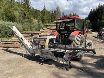 PTO štiepací poloautomat guľatiny za traktor LUMAG SSA400Z