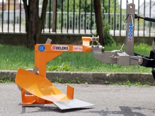 Jednodielny pluh DELEKS DP-16 (pre traktory 16-30 HP)