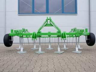 Kultivátor s pružinovými ozubenými bránami BOMET Apus Line