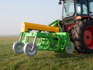 Vyorávač zemiakov BOMET Ursa - bočné vyhadzovania