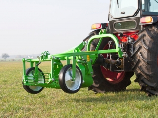 Vyorávač zemiakov BOMET Ursa - zadné vyhadzovanie