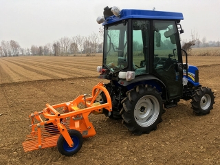 Vyorávač zemiakov DELEKS DPT-120 (pre traktor 12 - 35 HP)