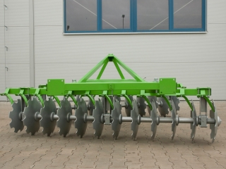 Disková brána BOMET Pavo - nesená, 2-sekčná