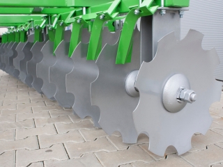 Disková brána BOMET Pavo - nesená, 4-sekčná