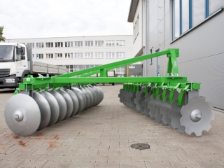 Disková brána BOMET Pavo - nesená, 4-sekčná