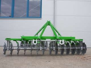 Disková brána BOMET Pavo - nesená, 4-sekčná