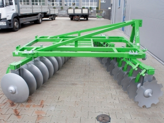 Disková brána BOMET Pavo - nesená, 4-sekčná