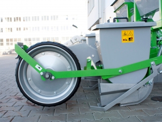 Bodový sejací stroj BOMET Serpens