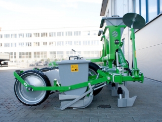 Bodový sejací stroj BOMET Serpens