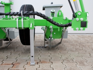 Bodový sejací stroj BOMET Serpens