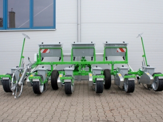 Bodový sejací stroj BOMET Serpens