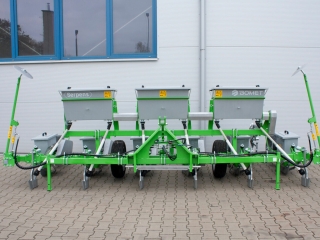 Bodový sejací stroj BOMET Serpens