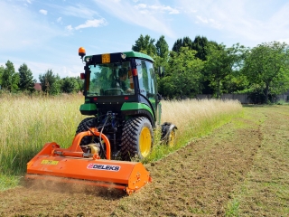 Mulčovač s posuvom DELEKS JAGUAR-130 (25-60 HP)
